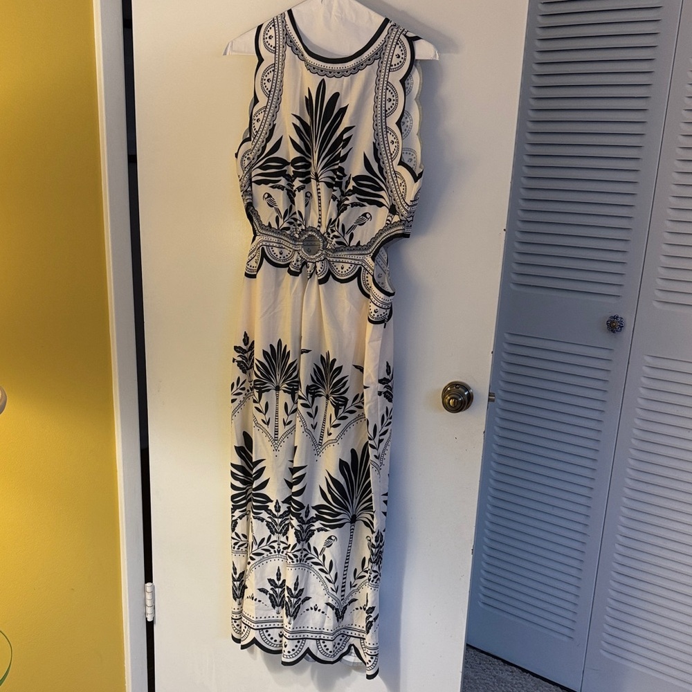 Commense Black and White Patterned Maxi Dress